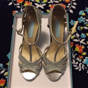 Silver sparkle Betsey Johnson heels